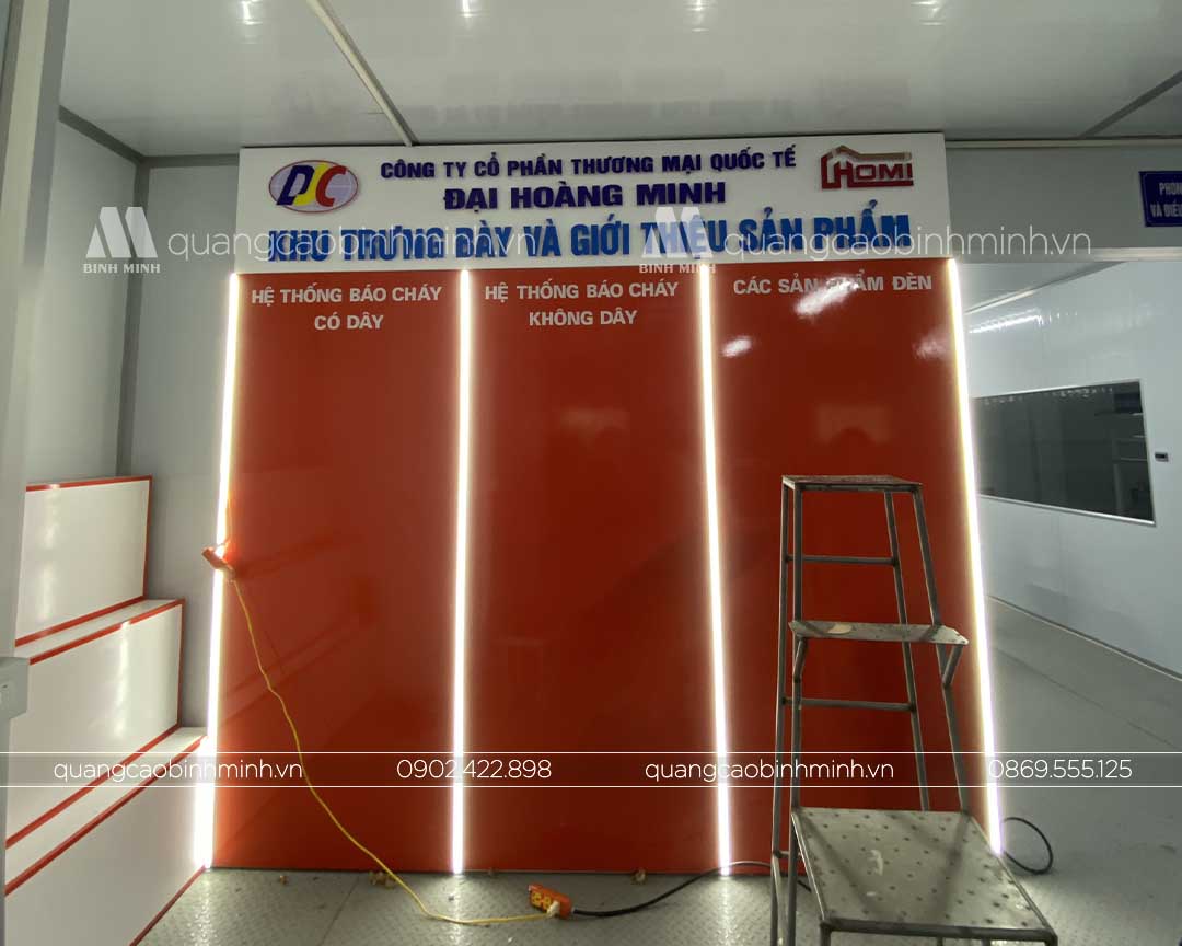 vach-logo-trong-nha